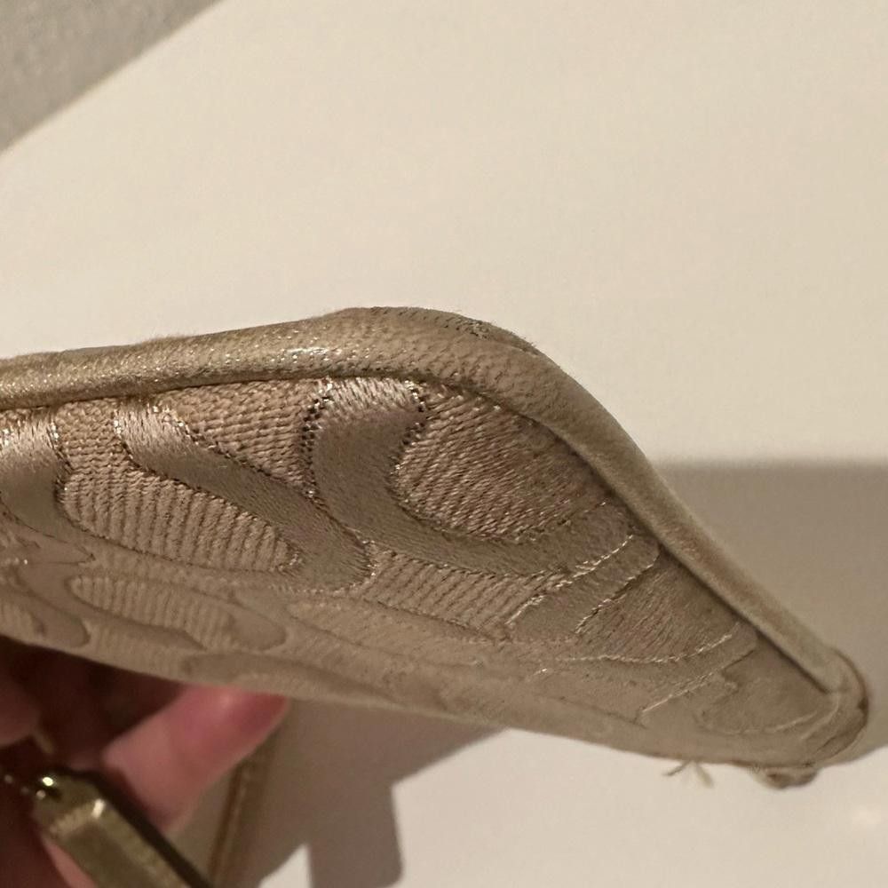 Coach Coach Julia Op Art Signature Gold Light Khaki Wristlet Size ONE SIZE - 7 Thumbnail