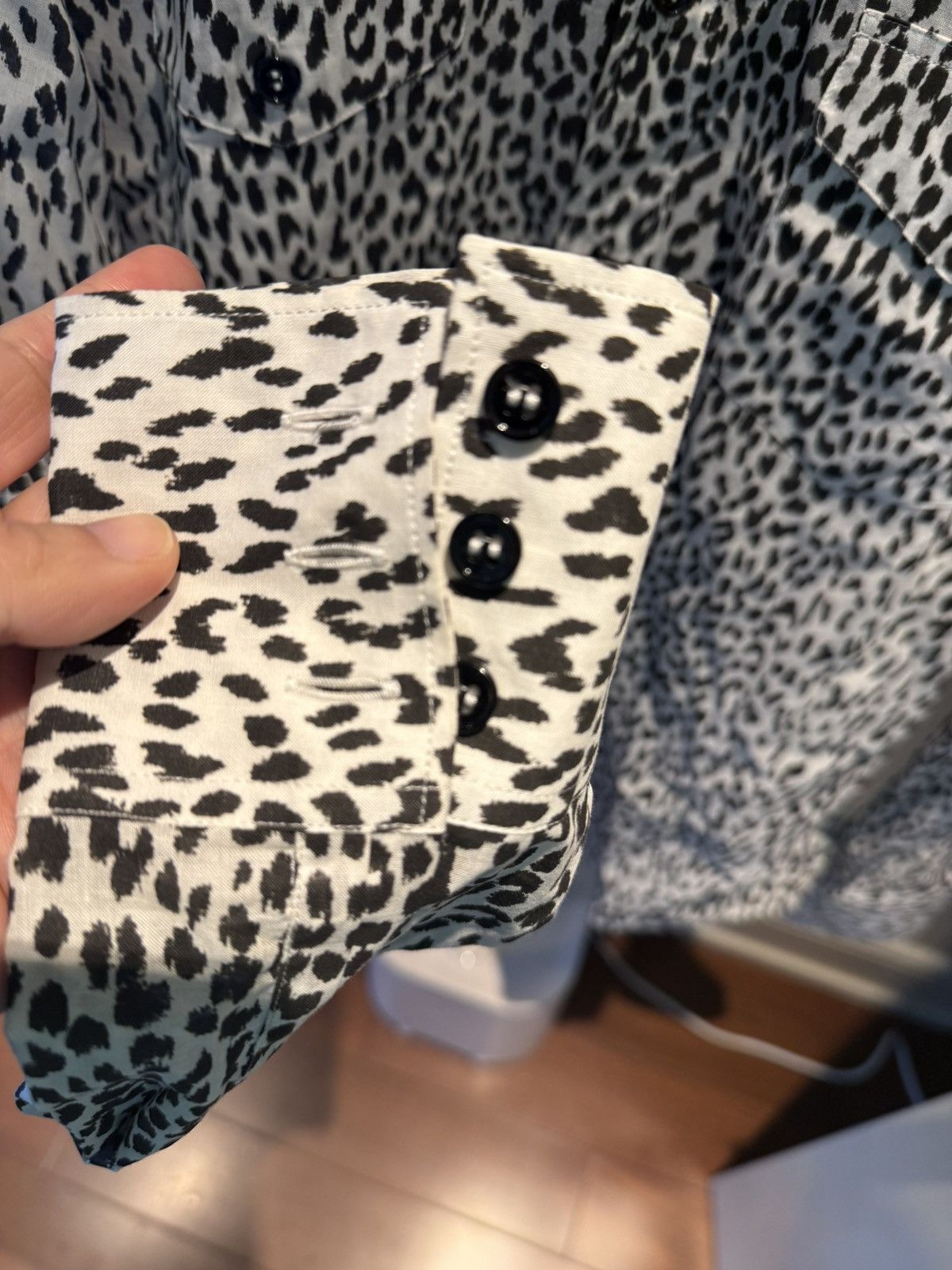 Saint Laurent Paris white Leopard的print the western shirt collar size40 Size US M / EU 48-50 / 2 - 5 Thumbnail