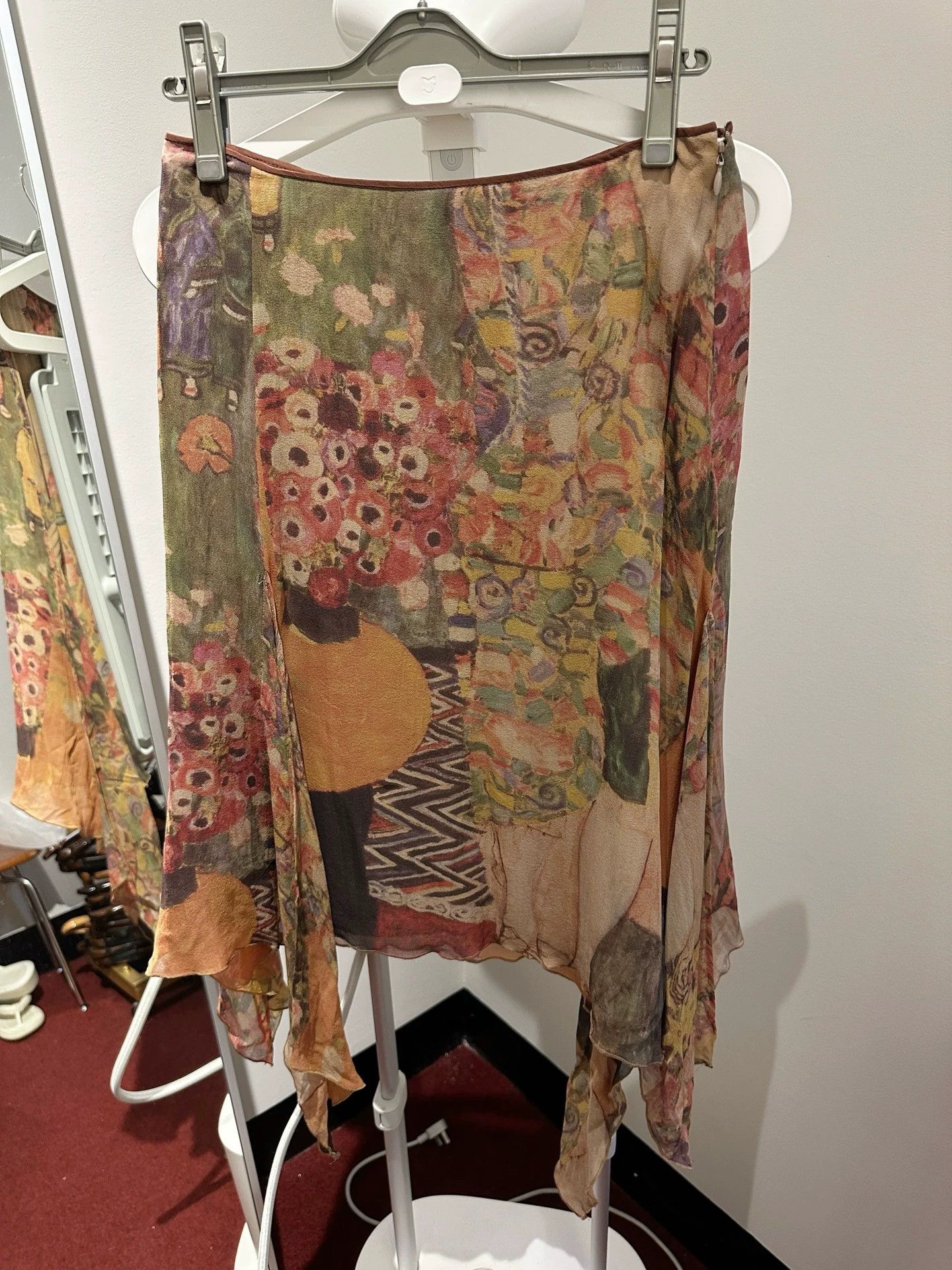 Share Spirit Homme Share Spirit Silk Floral Asymmetric Midi Skirt Size 25" / US 0 / IT 36 - 5 Thumbnail