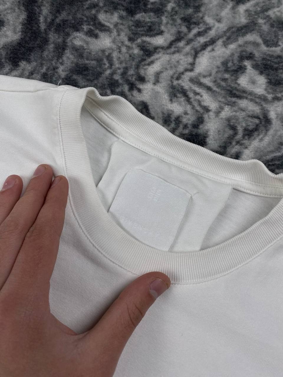 Givenchy Givenchy Embroidered Big Logo T-Shirt Men Size L White Size US L / EU 52-54 / 3 - 20 Thumbnail