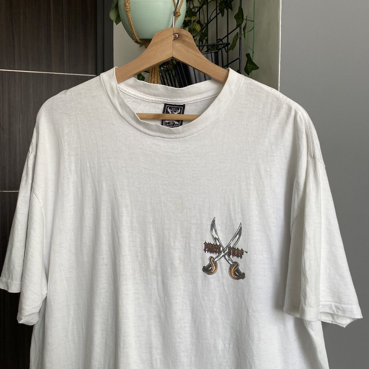 Vintage Thrashed Vintage 90s Pirate Surf ERD GRUNGE GRAIL OG TEE Size US XL / EU 56 / 4 - 5 Thumbnail