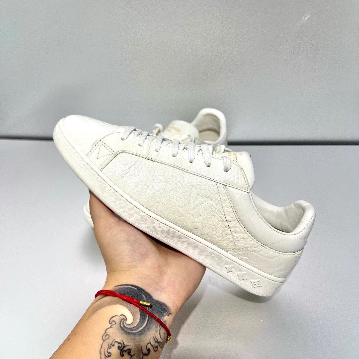 Louis Vuitton LV White Embossed Sneakers 95 New 7/41 Size US 8 / EU 41 - 8 Thumbnail