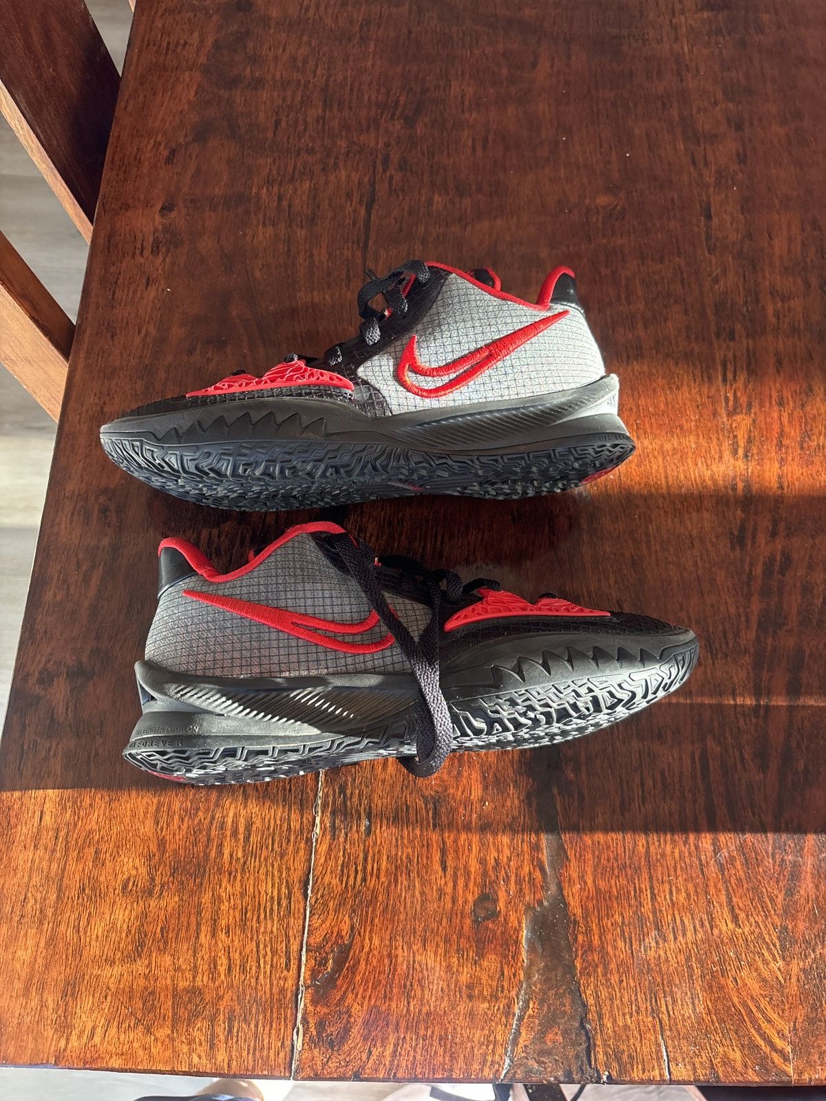 Nike Kyrie 4 Bred New No Box 6.5 Size US 6.5 / EU 39-40 - 1 Thumbnail