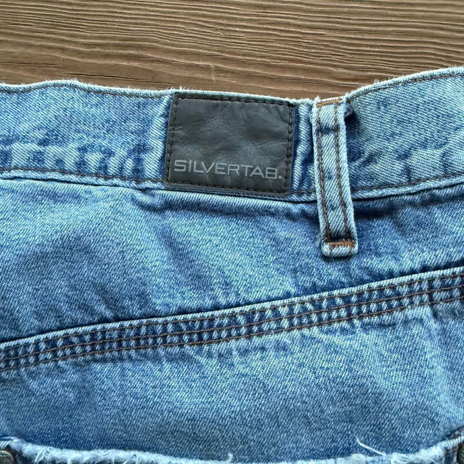 Levi's Vintage y2k Levis Silvertab Baggy Light Wash Denim Shorts Size US 36 / EU 52 - 6 Thumbnail