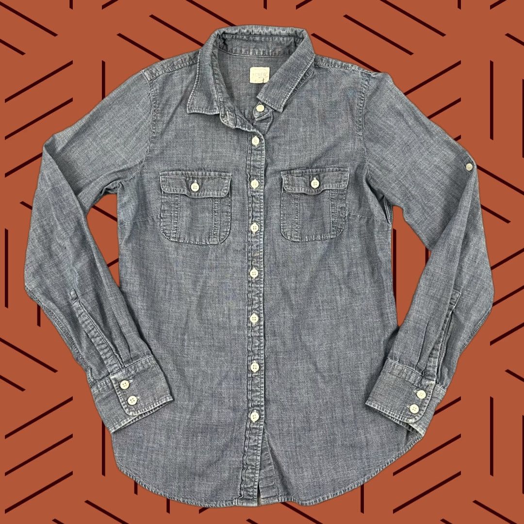 J.Crew VINTAGE J.CREW Women's Shirt XS Blue Chambray Button-Up Casual Lightweight Denim Size XS / US 0-2 / IT 36-38 - 1 Thumbnail