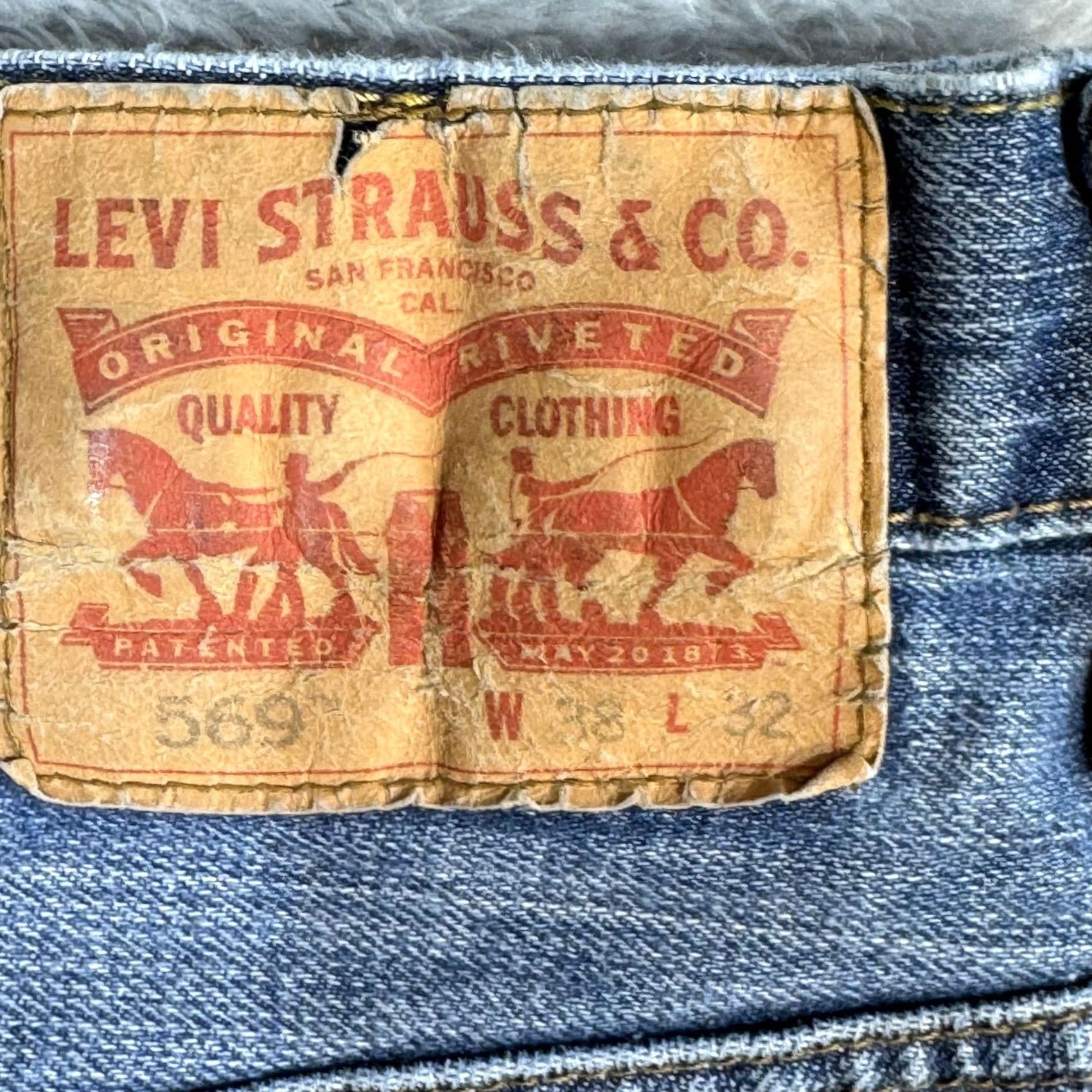 Levi's Levi's 569 Jeans Mens 38x32 Blue Relaxed Straight Heavyweight Denim 100% Cotton 5-Pocket Distressed / Whiskered - Regular Fit, Zip Fly, Button Size US 38 / EU 54 - 4 Thumbnail