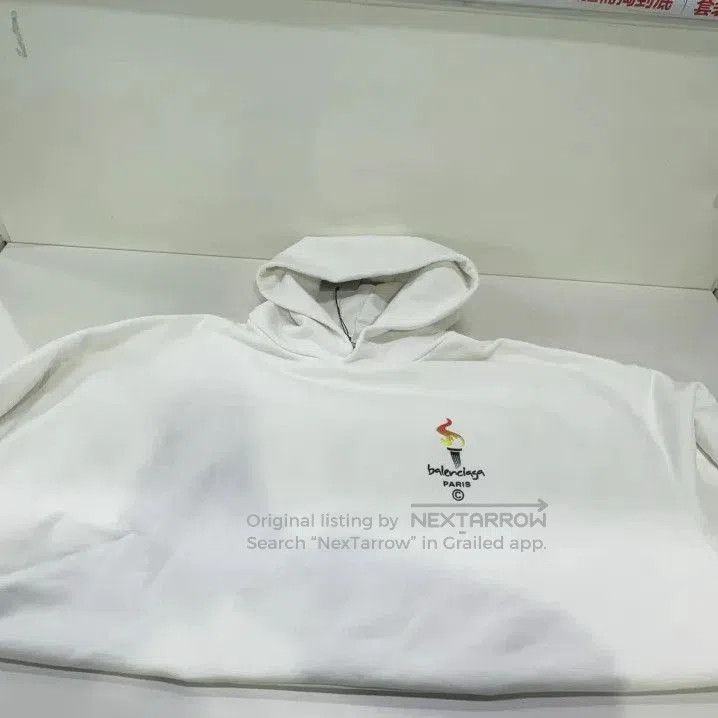 Balenciaga Balenciaga White Letter Print Long Sleeve Hoodie. Size US M / EU 48-50 / 2 - 6 Thumbnail