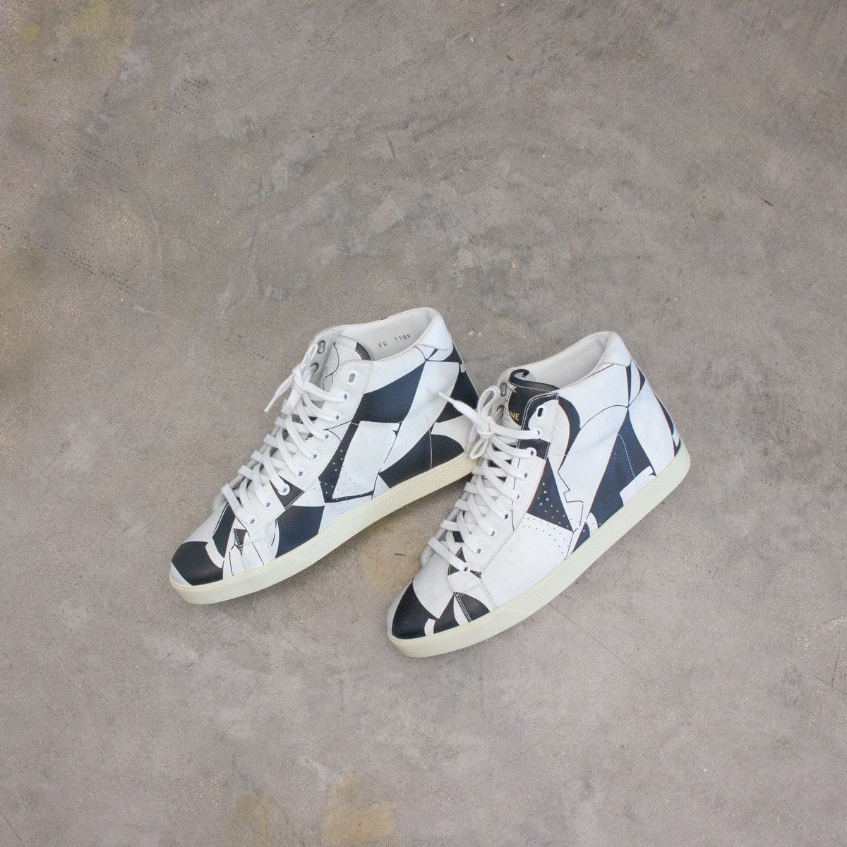 Celine 960$ Celine - Abstract Print TR 01M Triomphe Hi-Top Sneakers Size US 11 / EU 44 - 1 Thumbnail