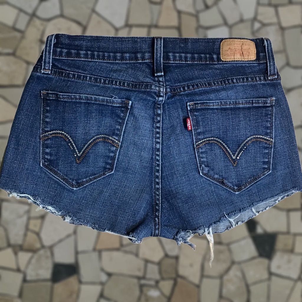 Levi's VINTAGE Levis Shorts Womens Regular 8 Blue Denim 515 Cut-Off Frayed Hems Zip Fly Easy Care 5-Pocket Size 30" / US 8 / IT 44 - 1 Thumbnail