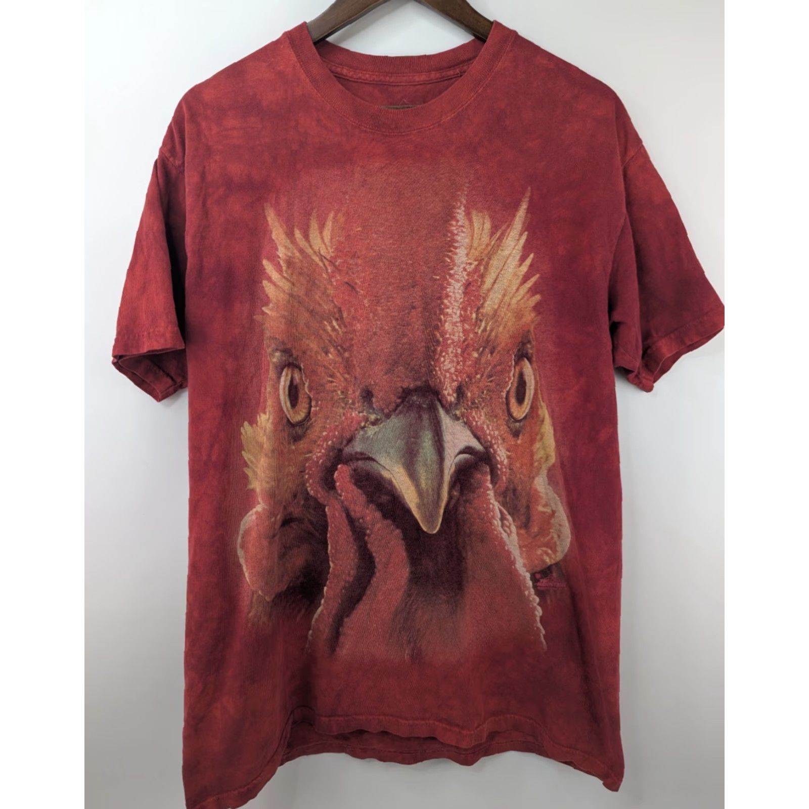 The Mountain The Mountain Red Tie Dyed Graphic T-Shirt Rooster Chicken Size Large Farm Animal Mens T-Shirt Red Animals 90s Size US L / EU 52-54 / 3 - 2 Thumbnail
