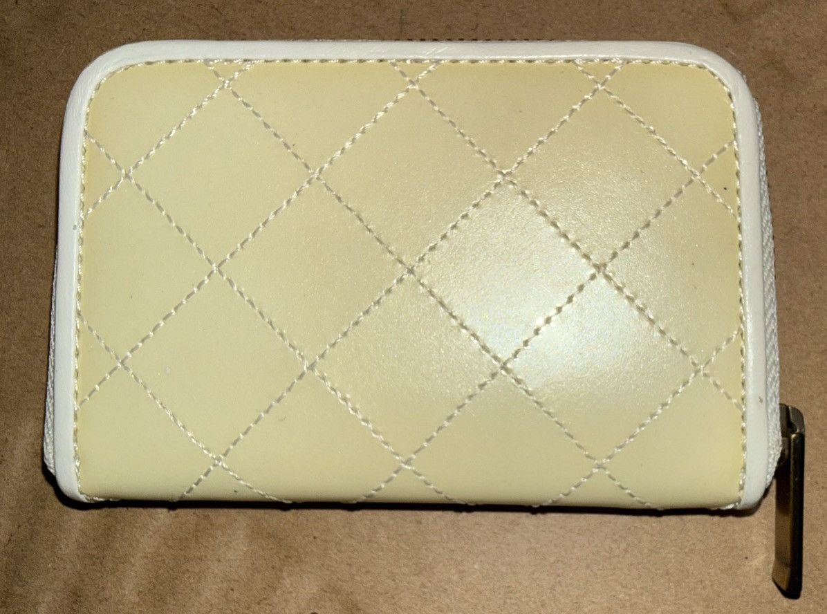 Burberry Vintage Burberry Leather & Enamel zippered card/coin wallet Size ONE SIZE - 11 Thumbnail