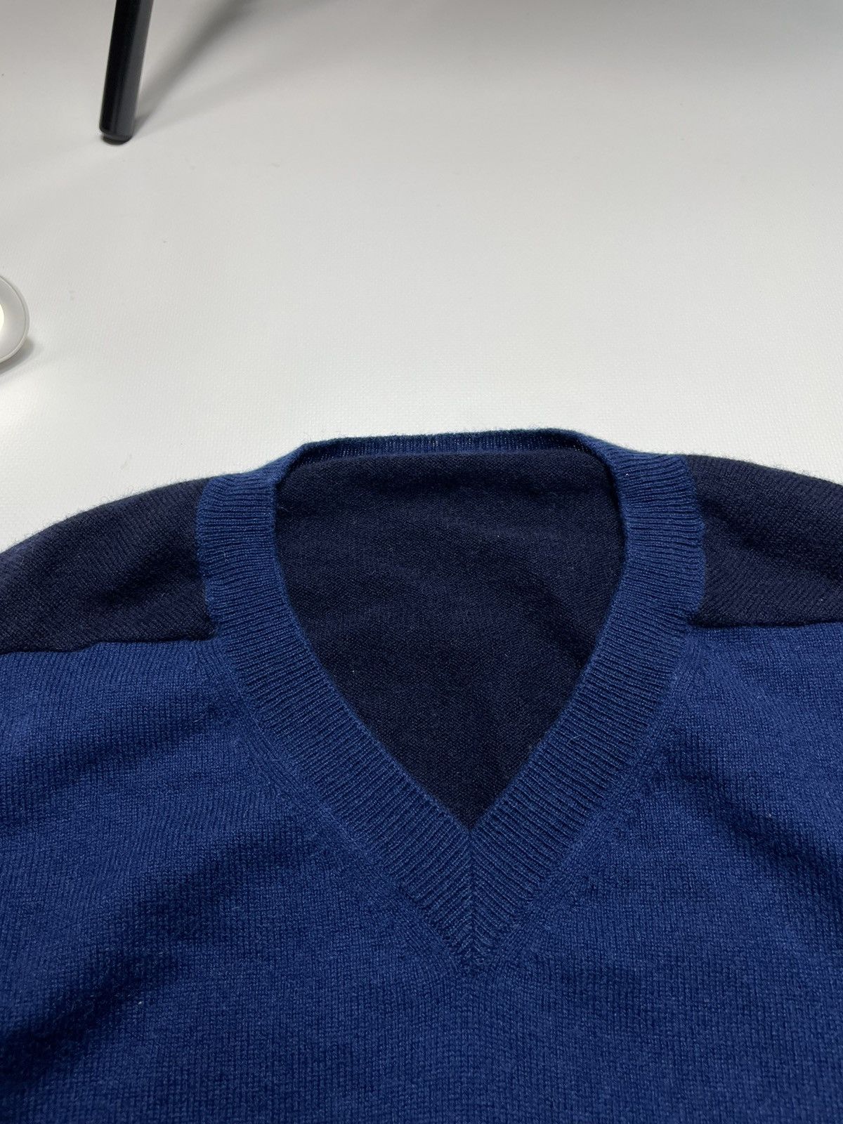 Alexander McQueen Alexander McQueen Silk Cashmere V-Neck Sweater S Size US S / EU 44-46 / 1 - 2 Thumbnail