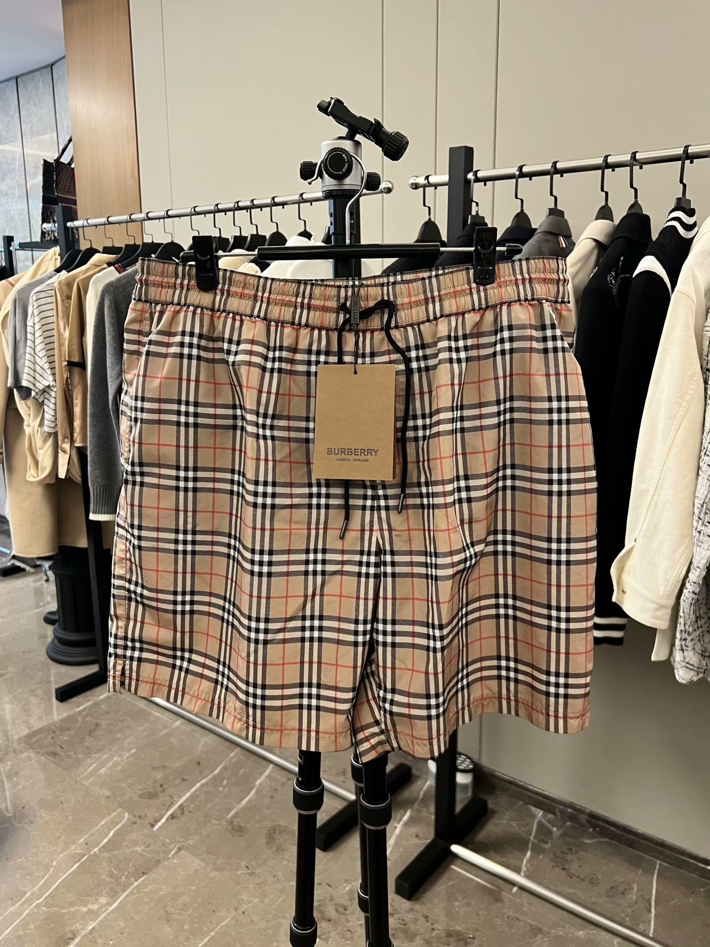 Burberry Burberry Plaid Brown Casual Pants 36 Men Size US 36 / EU 52 - 1 Thumbnail