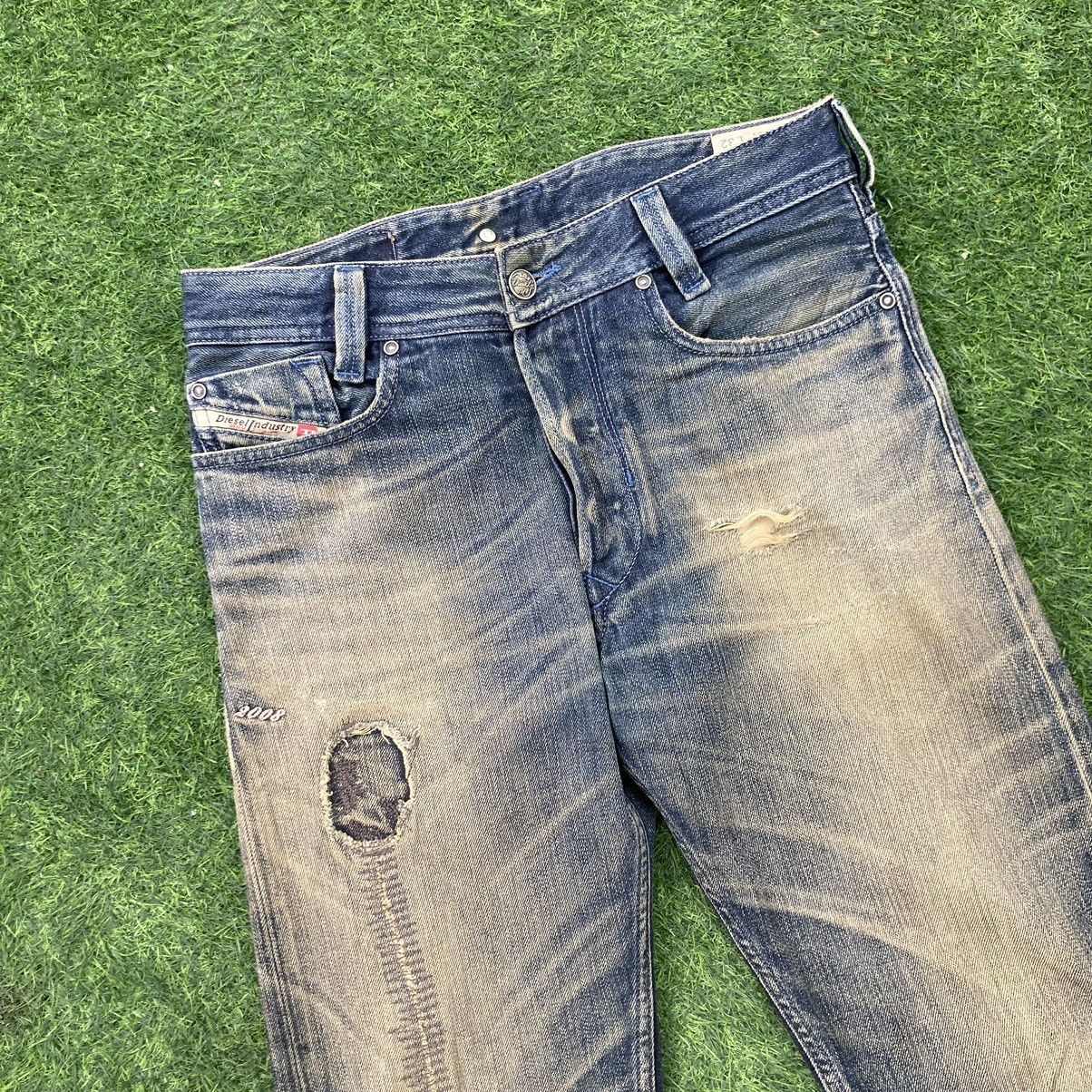 Diesel DIRTY THIRTY DIESEL HEAVEN DISTRESSED STYLE JEANS Size US 30 / EU 46 - 4 Thumbnail