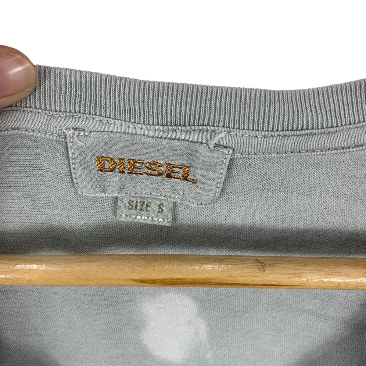Diesel Vintage DIESEL ITALY Tribal Face Abstract Graphic Tee Shirt Size S / US 4 / IT 40 - 8 Thumbnail