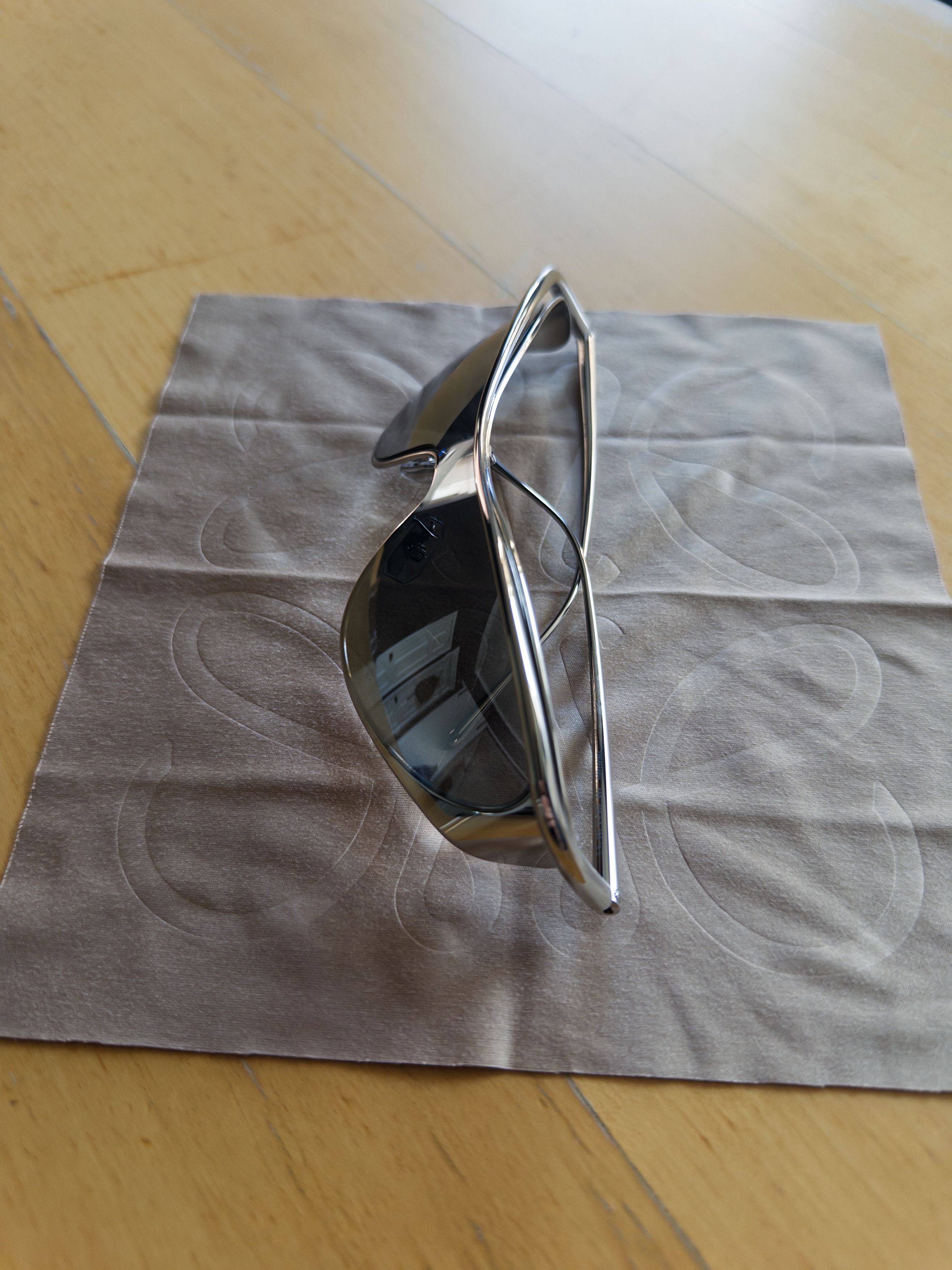 Loewe Flash Cat-Eye Silver-Tone Sunglasses - LW40165U Size ONE SIZE - 5 Thumbnail