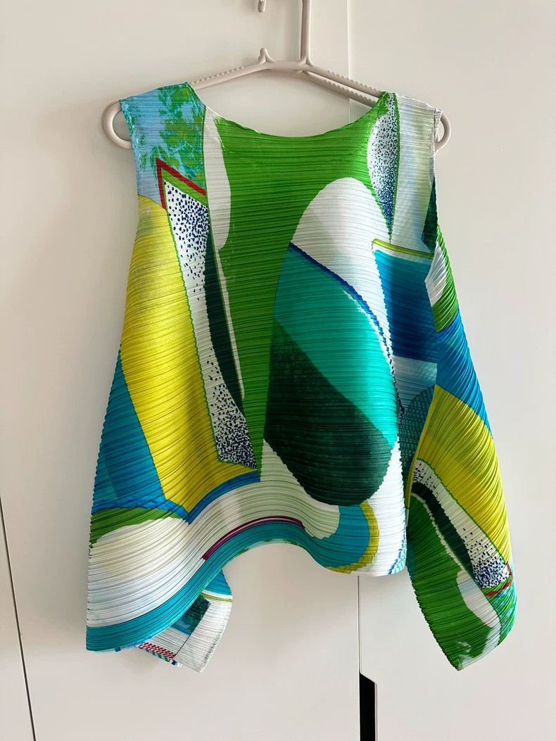 Issey Miyake Issey Miyake size:3 Blue and green striped vest Size M / US 6-8 / IT 42-44 - 1 Thumbnail