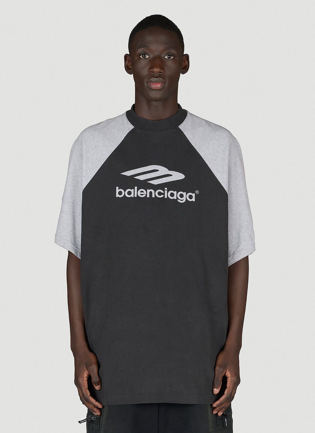 Balenciaga o1mt1gz0325 Raglan Oversized T-Shirt in Heather Grey/Black Size US S / EU 44-46 / 1 - 7 Thumbnail