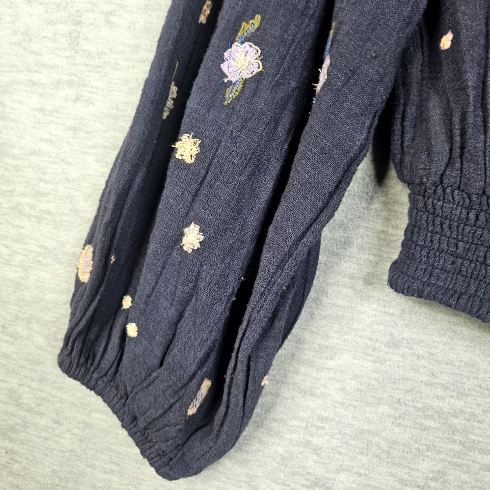 Free People Free People blouse Shirt Womens S Navy Floral Embroidered Off Shoulder Saachi Smocked Blue Cotton Blend Top Size S Size S / US 4 / IT 40 - 4 Thumbnail
