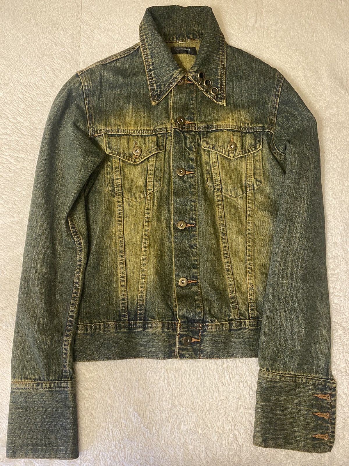 Led Rechwe Pierced Collar Denim Jacket