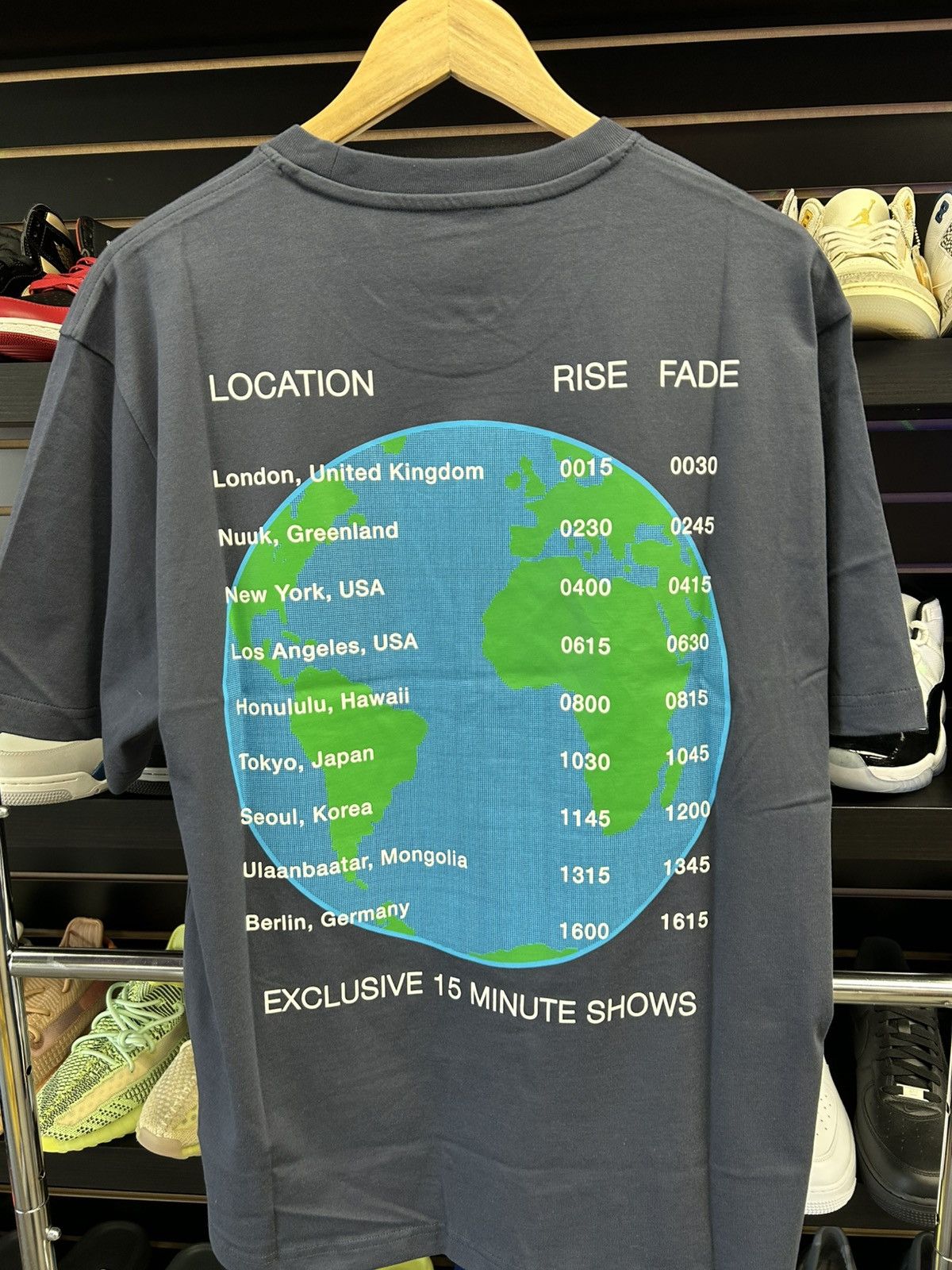 Palace Palace world tour t shirt Size US L / EU 52-54 / 3 - 2 Thumbnail