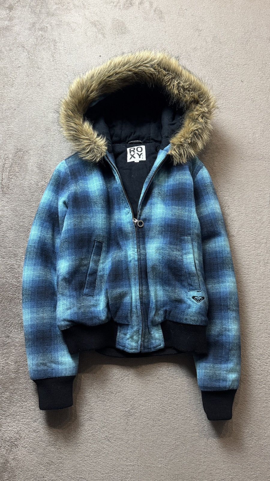 Japanese Brand Roxy Unisex Y2K faux fur hooded flannel jacket LGB Goa cdg Size US S / EU 44-46 / 1 - 1 Thumbnail