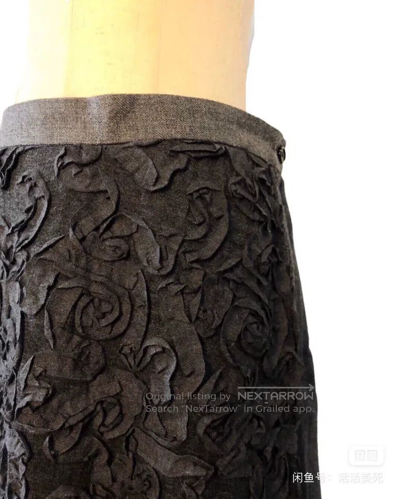 Comme des Garcons Comme Des Garcons size M 3D floral cluster half skirt Size 25" / US 0 / IT 36 - 2 Thumbnail