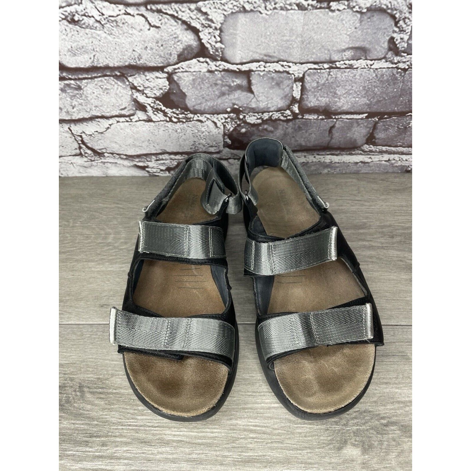 Other Naot Black Leather Gray Textile Wedge Ankle Strap Sandals Wo Size US 7.5 / IT 37.5 - 11 Thumbnail