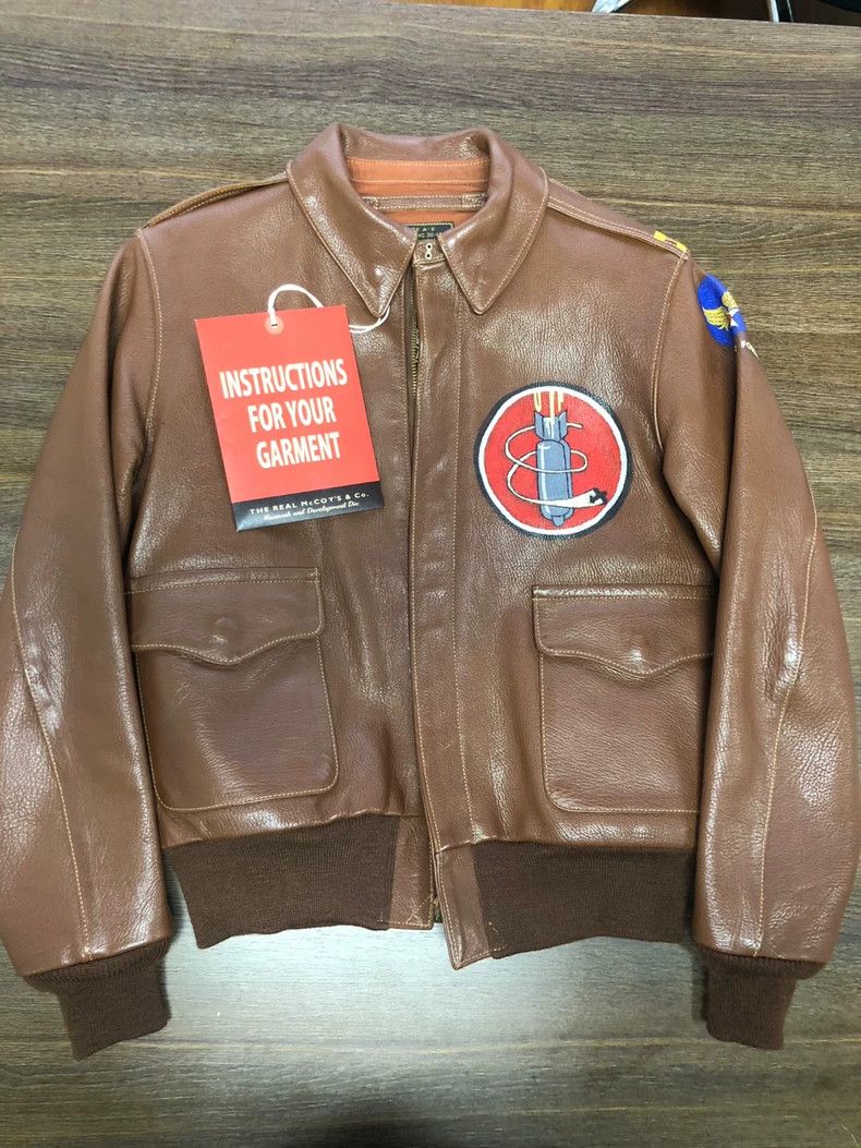 The Real McCoy's The Real McCoy's A2 bomb girl wearing a leather jacket with Size US S / EU 44-46 / 1 - 1 Thumbnail