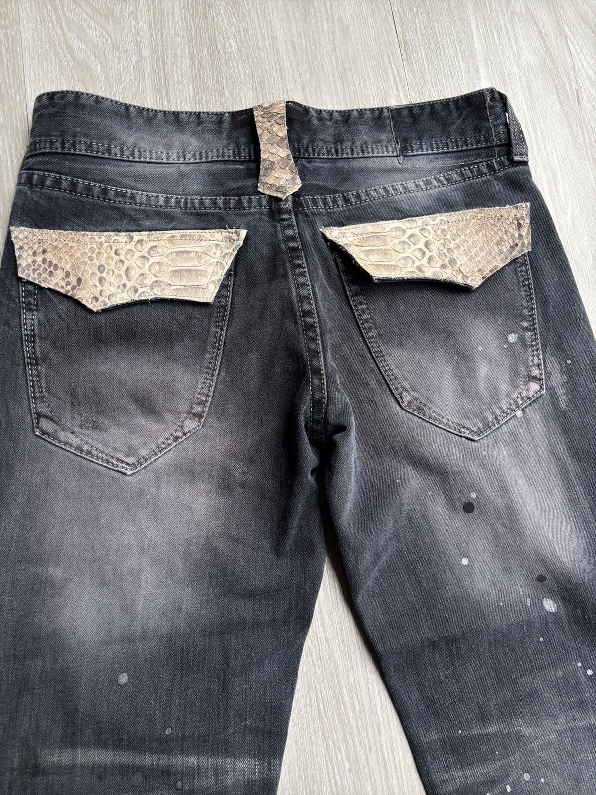 GOSTAR DE FUGA VANQUISH distressed flare jeans Size US 27 - 4 Thumbnail