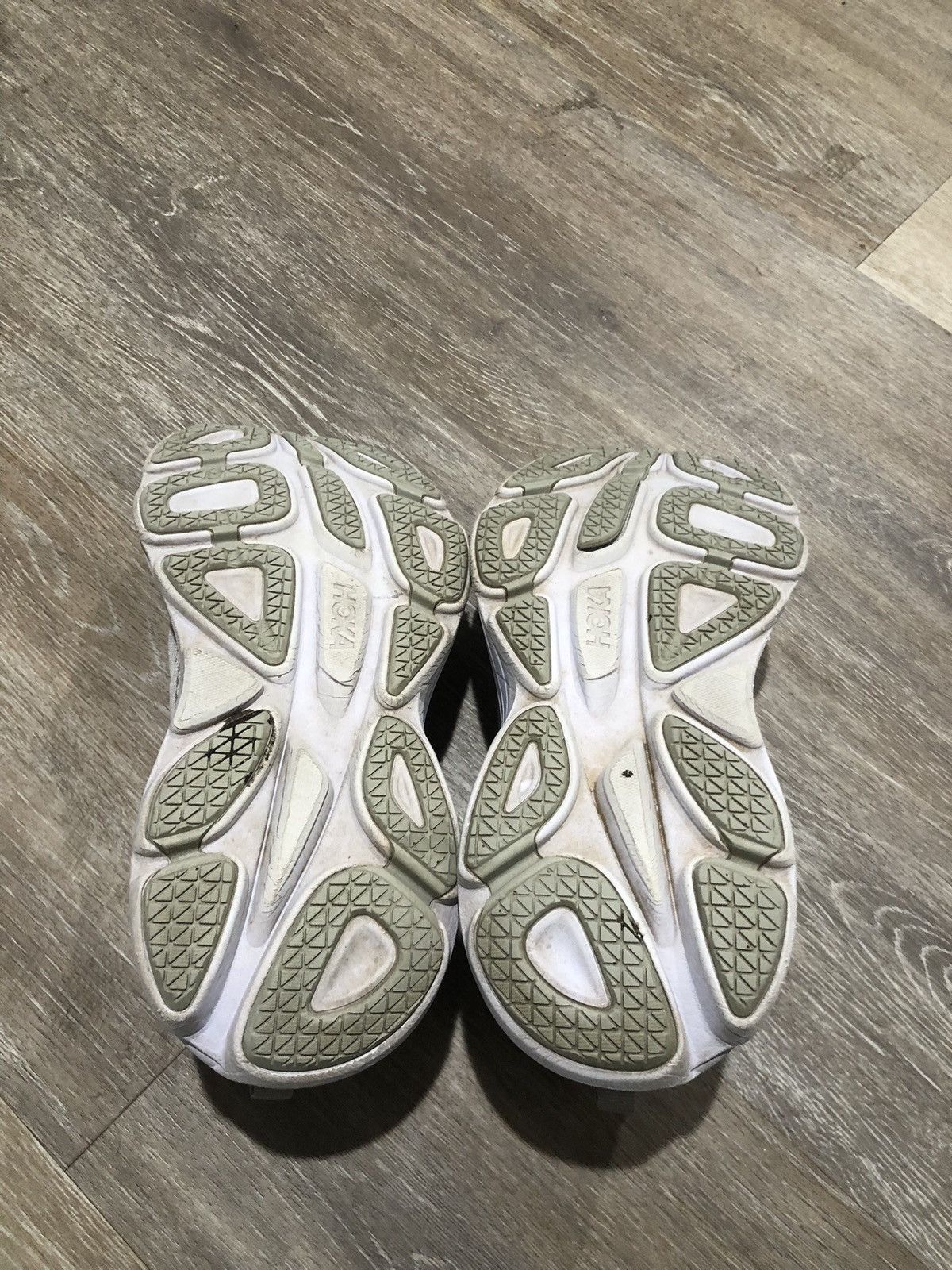 Hoka Hoka One One Bondi 8 Shoes Womens Size 6.5 Wide Gray Size US 6.5 / IT 36.5 - 19 Thumbnail