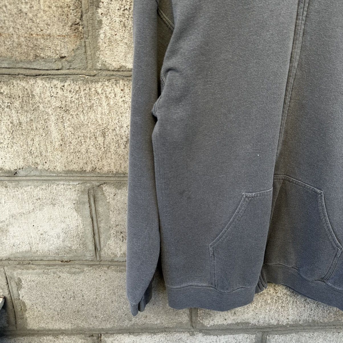 Le Grande Bleu (L.G.B.) Vinatge Rebel Tour Zip Hoodie Gothic Grunge Rave Size M Y2K Size US M / EU 48-50 / 2 - 6 Thumbnail
