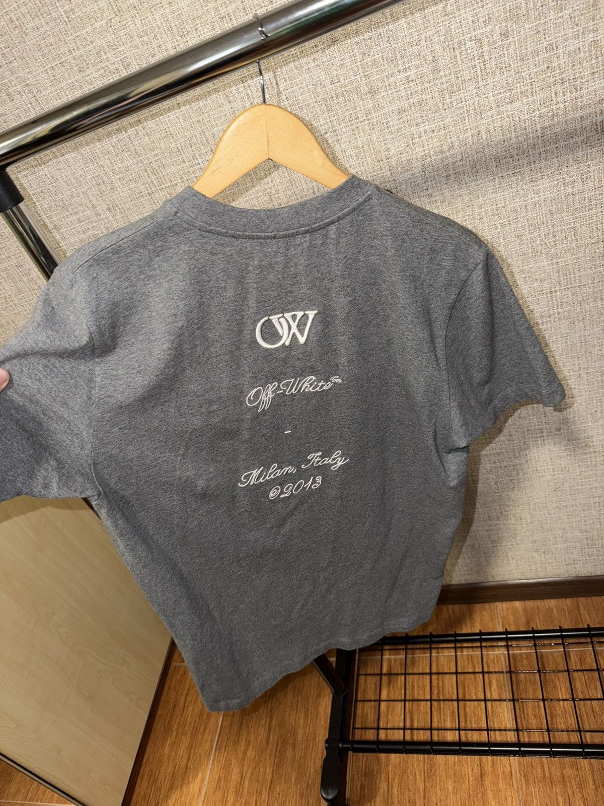 Off-White OFF-WHITE Ow 23 Embroidered Gray T-Shirt Size US M / EU 48-50 / 2 - 2 Thumbnail