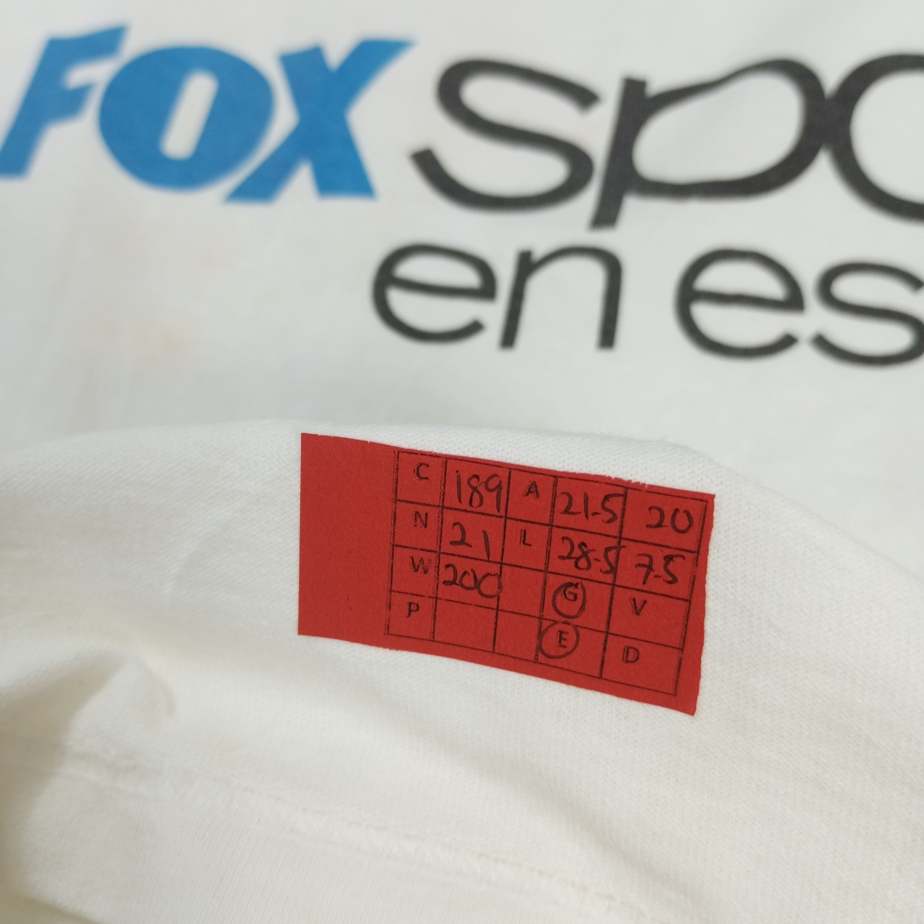 Vintage Fox Sports En Espanol Television Channel Promo Style Tshirt Size US L / EU 52-54 / 3 - 14 Thumbnail