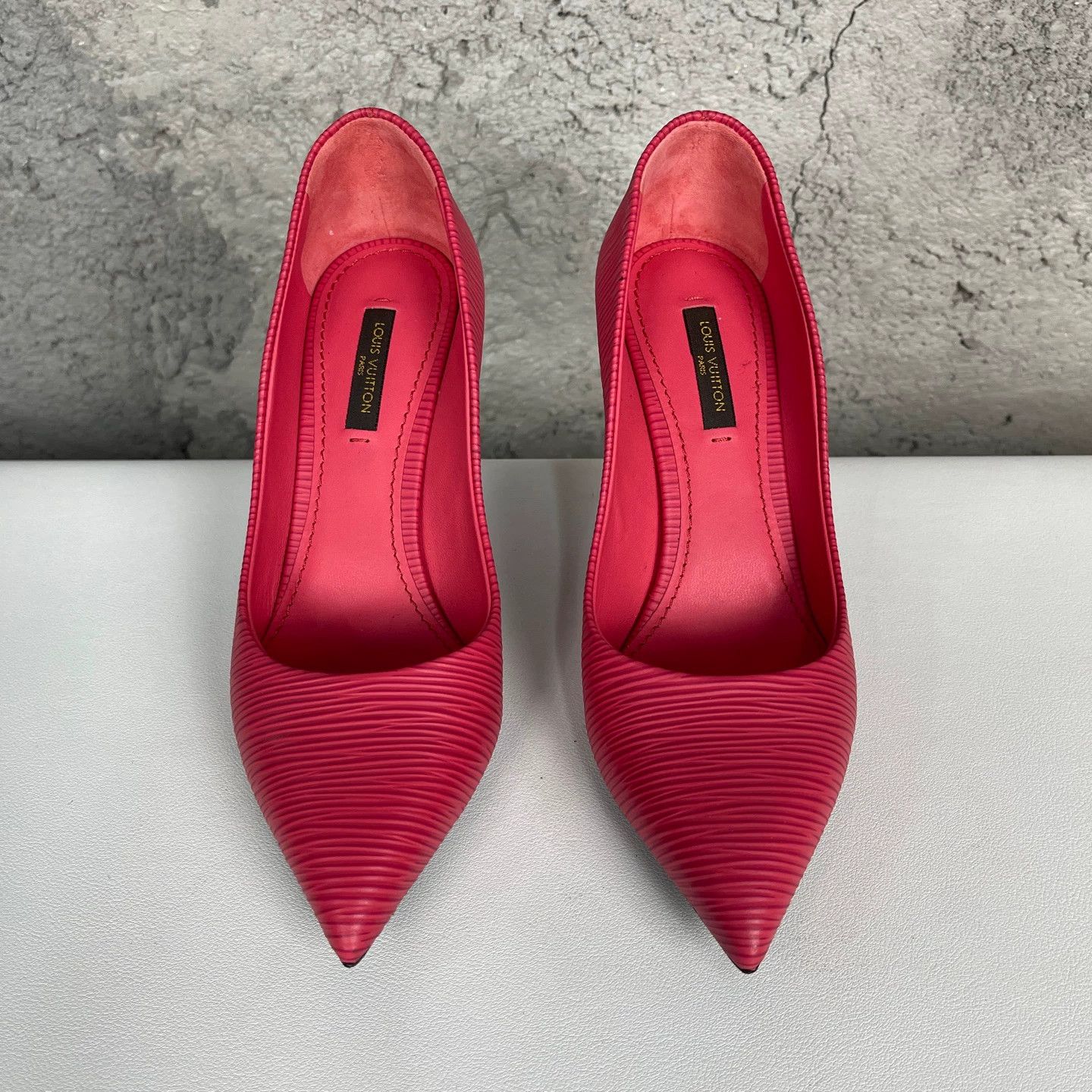Louis Vuitton Louis Vuitton water ripple women's heels size 36 new Size US 5.5 / IT 35.5 - 7 Thumbnail