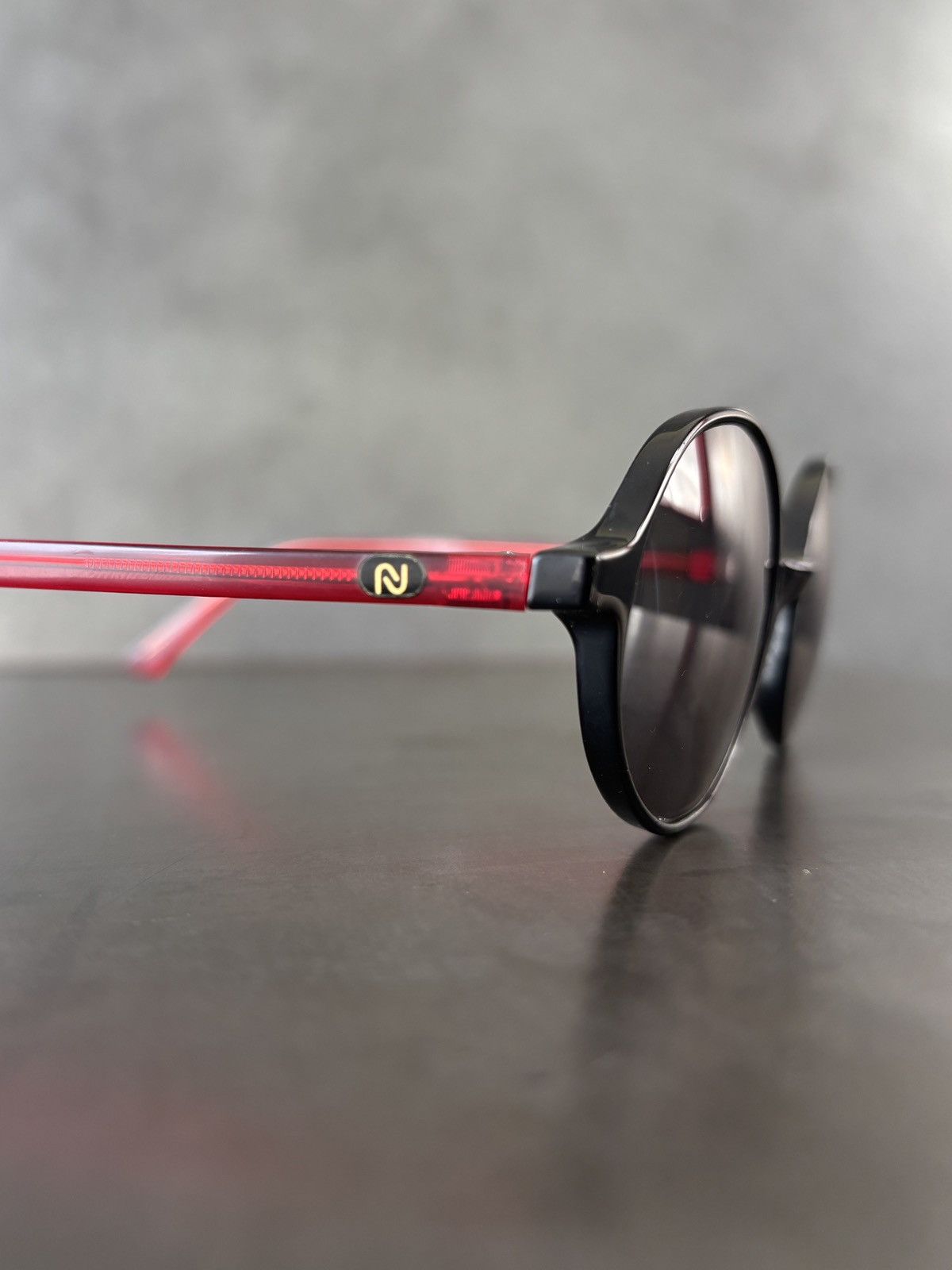 Designer Vintage Nouvelle Vague Sunglasses Made in Italy 1990s Circle Size ONE SIZE - 13 Thumbnail
