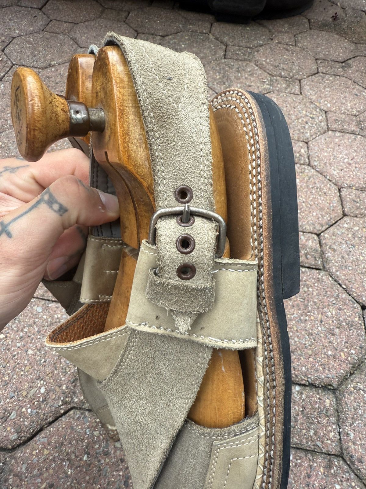 Vintage Sandals Men Peshawari Chappal Handmade Grey 1980s Size US 10 / EU 43 - 5 Thumbnail
