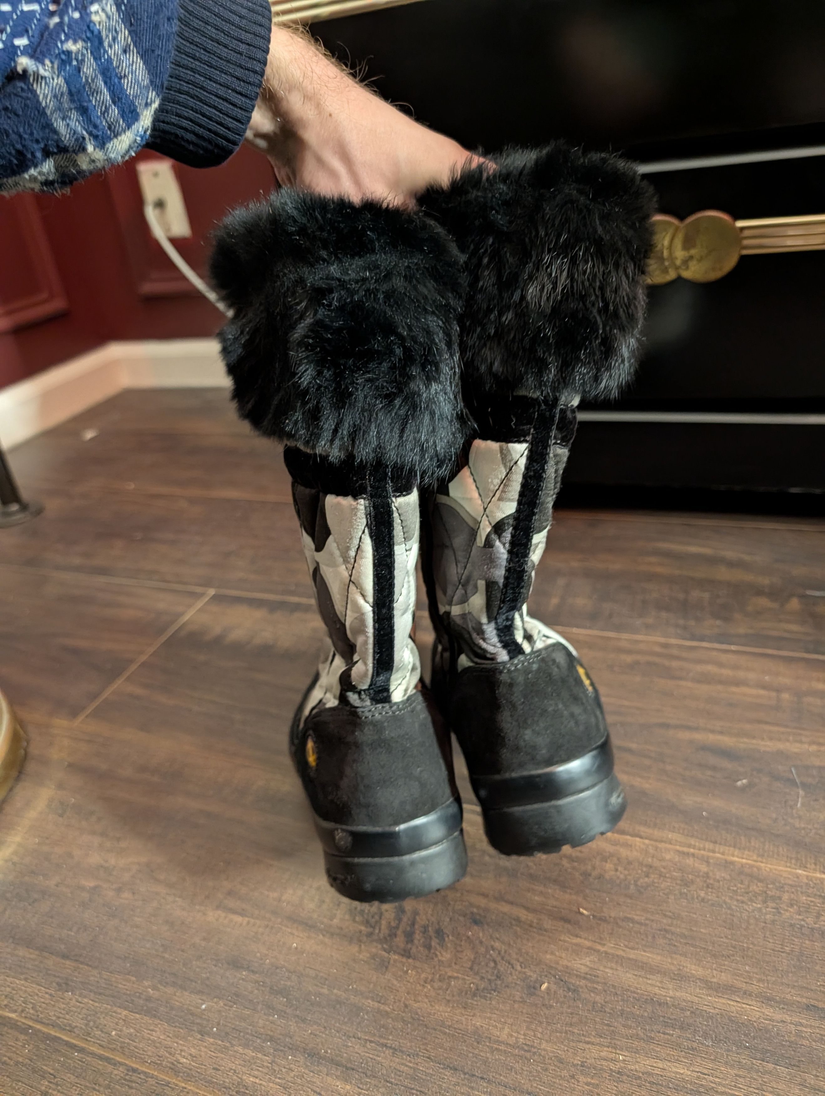 Coach Pasha RARE Fur Trim Logo Print Vibram Sole Boots Size US 8 / IT 38 - 5 Thumbnail