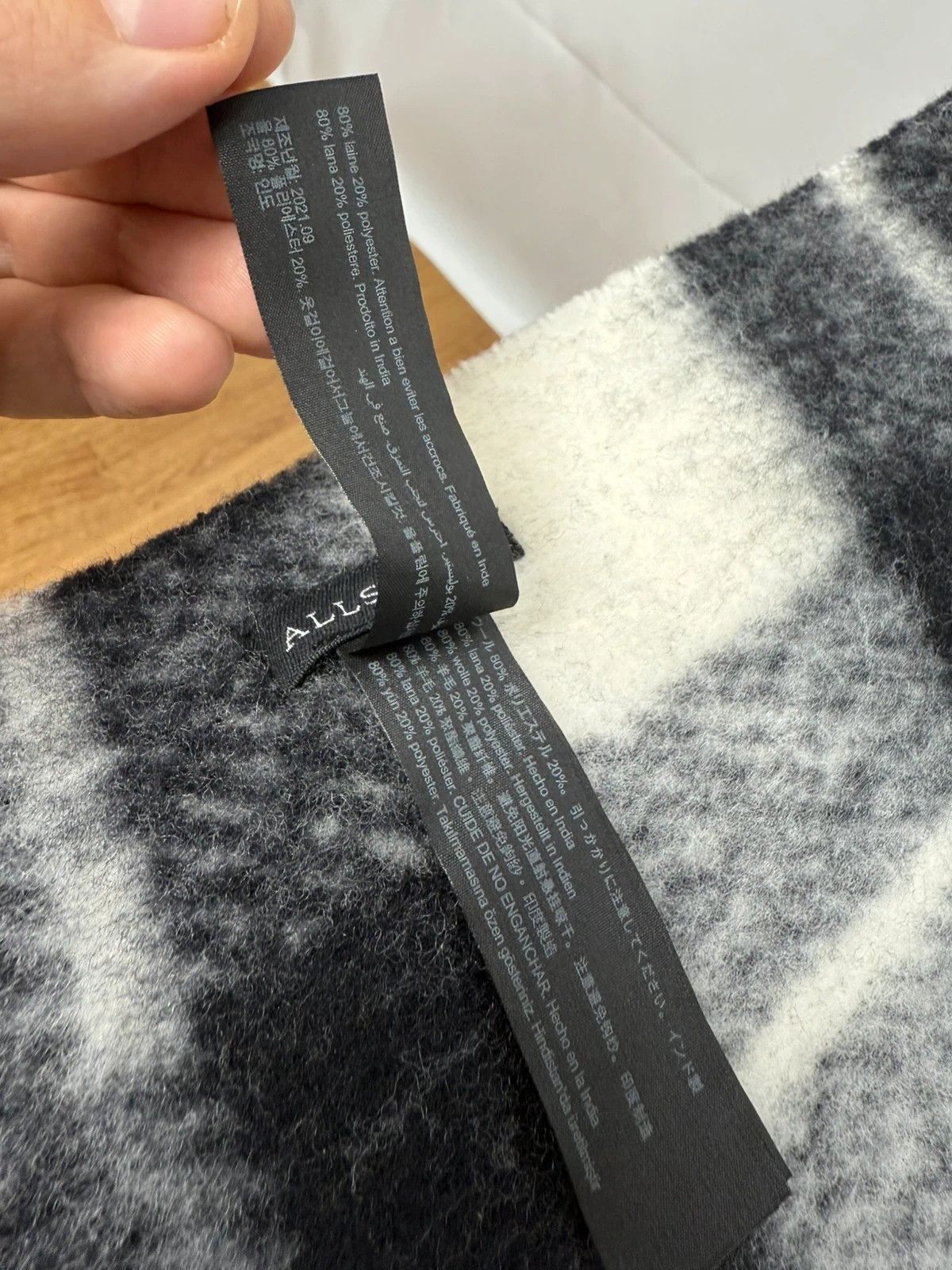 Allsaints Allsaints Brushed Check Shawl Plaid Scarf Wool Size ONE SIZE - 6 Thumbnail