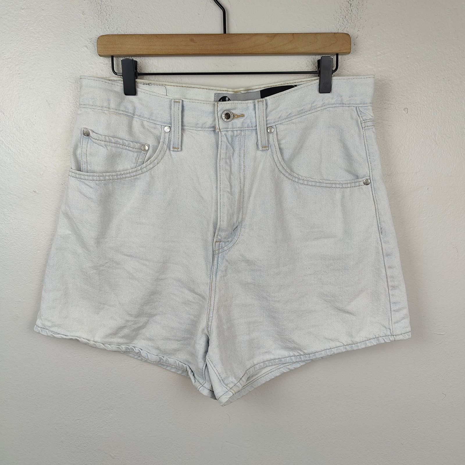 Levi's Levi's Silver Tab Mom Shorts Shorts Womens 30 Light Wash Size 30" / US 8 / IT 44 - 1 Thumbnail