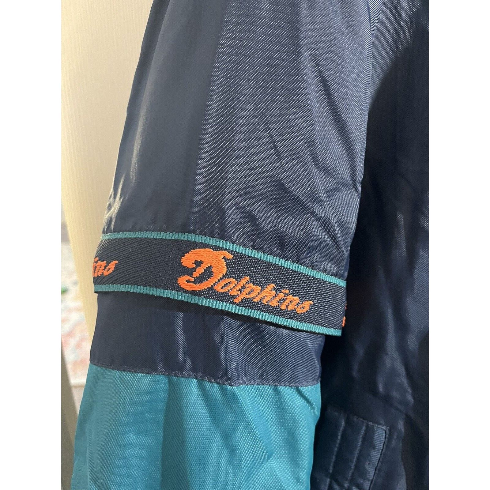 Pro Player Vintage Pro Player Miami Dolphins Puffer Coat Sz Large Size US L / EU 52-54 / 3 - 3 Thumbnail