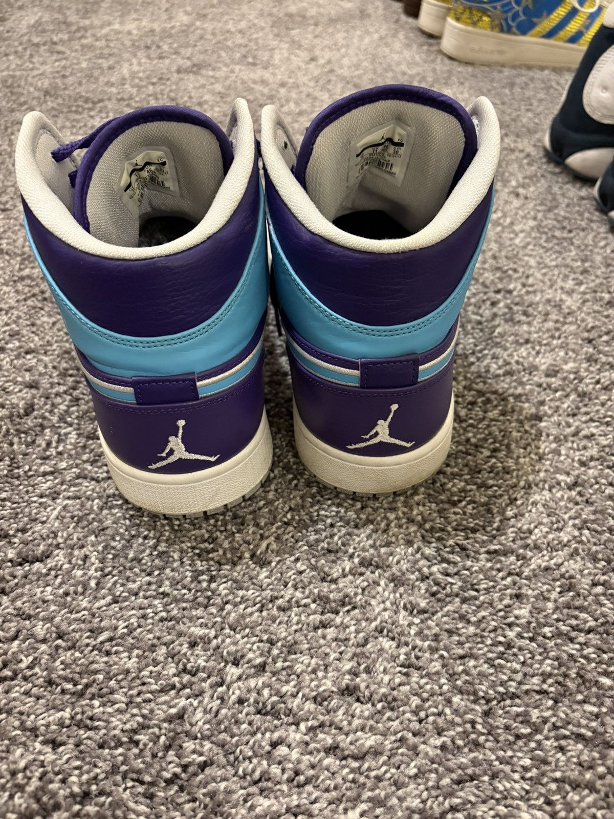 Jordan Brand 2014 OG JORDAN RETRO ONE MID HORNETS Size US 12 / EU 45 - 5 Thumbnail