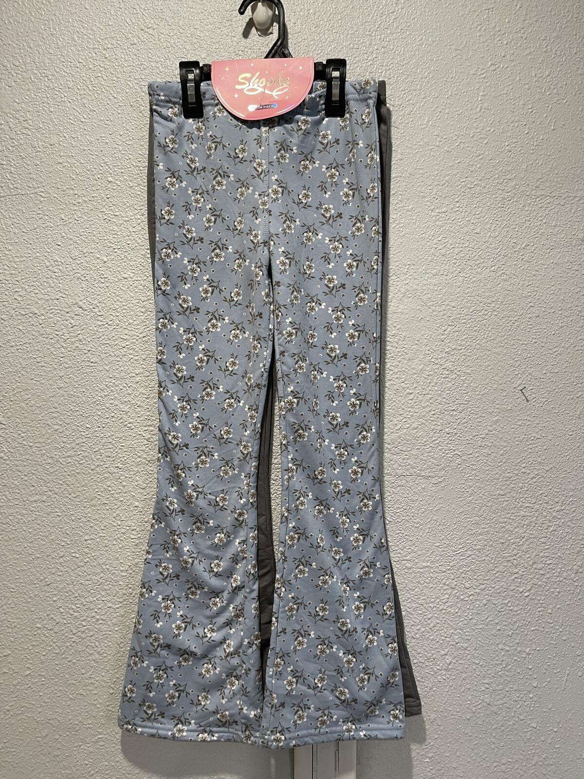 Other Shosho Girls' Twin Pack Floral and Solid Flared Pants Size 7 Size 24" / US 00 / IT 34 - 1 Thumbnail