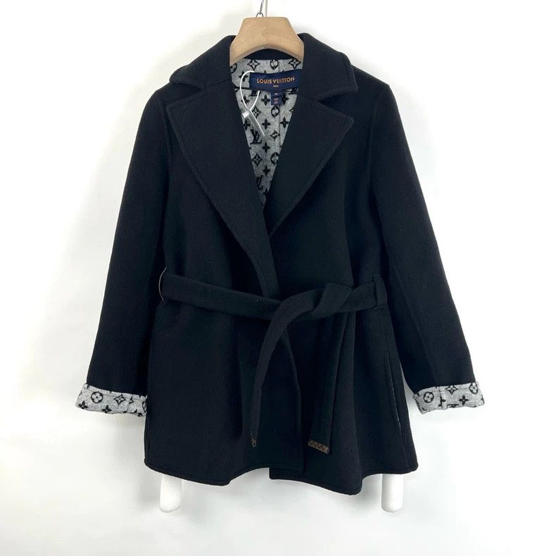 Louis Vuitton Louis Vuitton Black woolen coat with full print of presbyop Size XS / US 0-2 / IT 36-38 - 1 Thumbnail