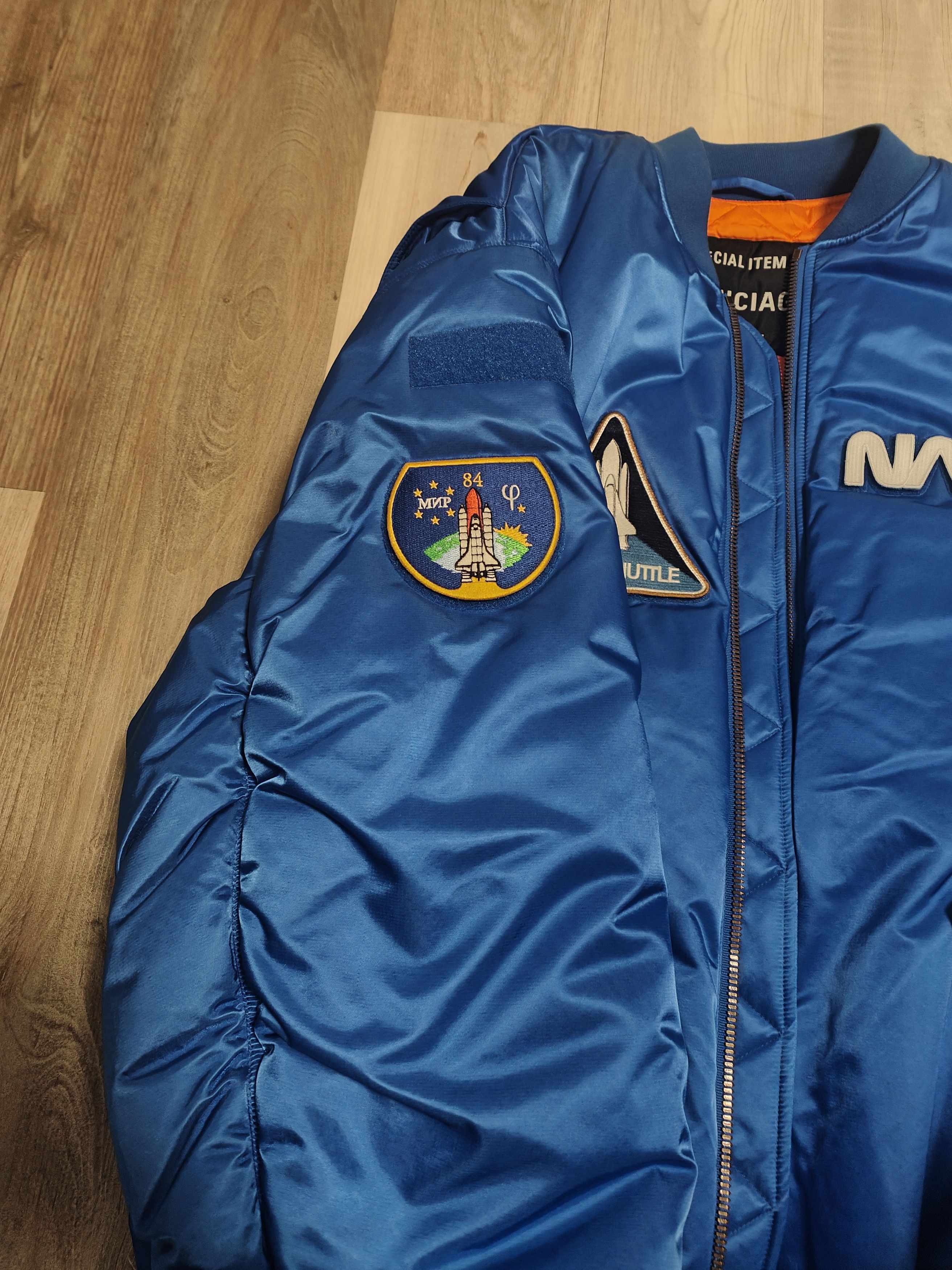 Balenciaga Balenciaga NASA Bomber Size US M / EU 48-50 / 2 - 4 Thumbnail