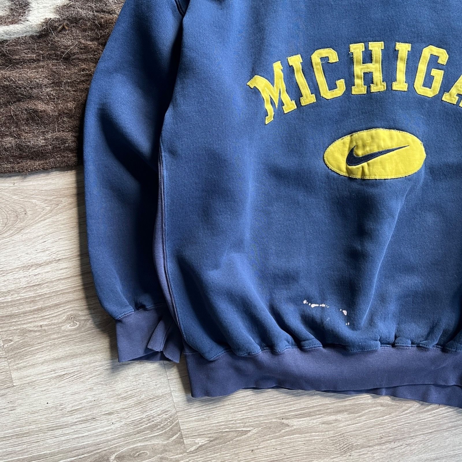 Nike Vintage Nike Michigan Wolverines Sweatshirt 9533AC Size US L / EU 52-54 / 3 - 4 Thumbnail