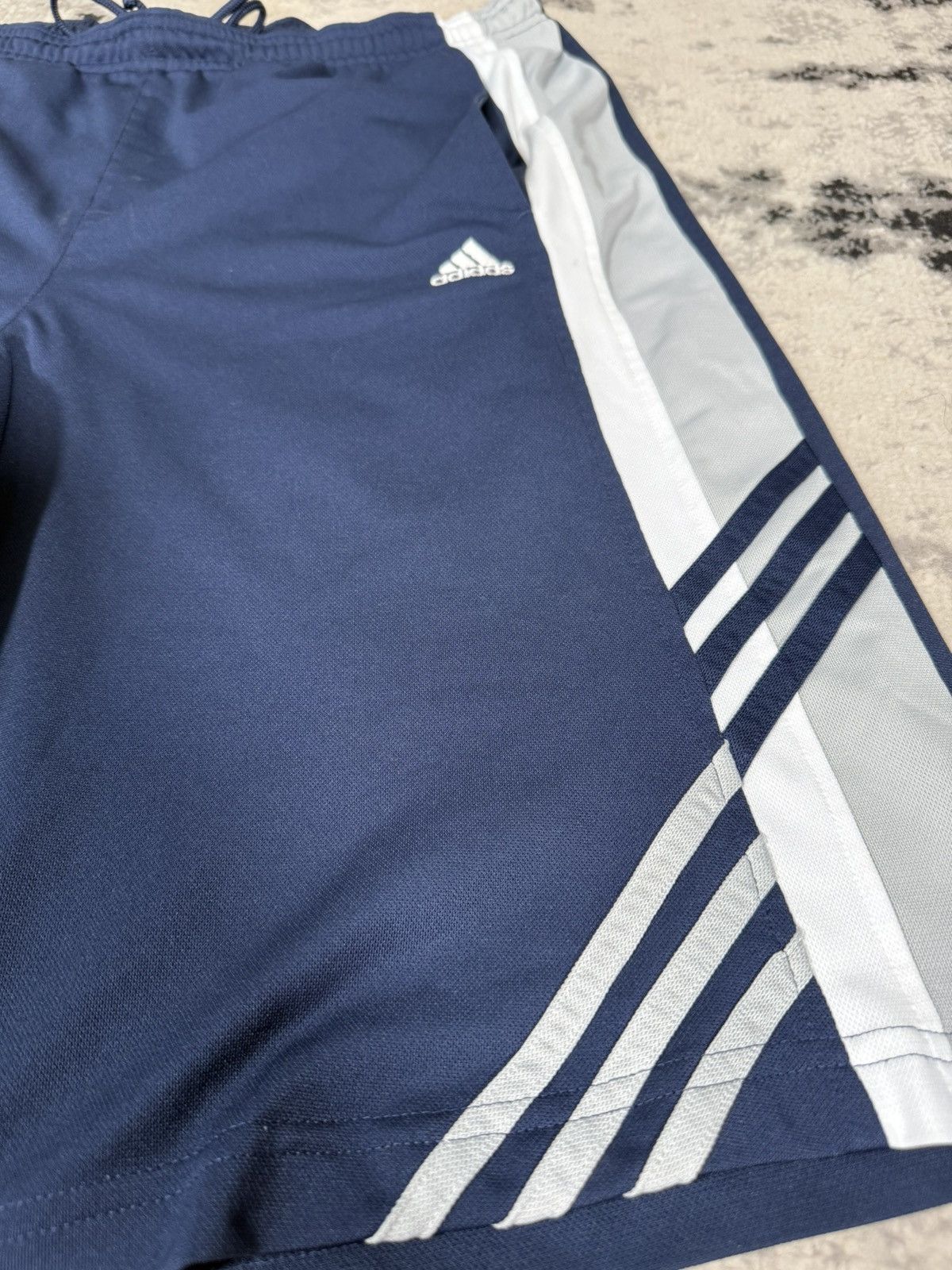Adidas Vintage Y2K Adidas Climalite Basketball Sweat Shorts Size US 34 / EU 50 - 3 Thumbnail