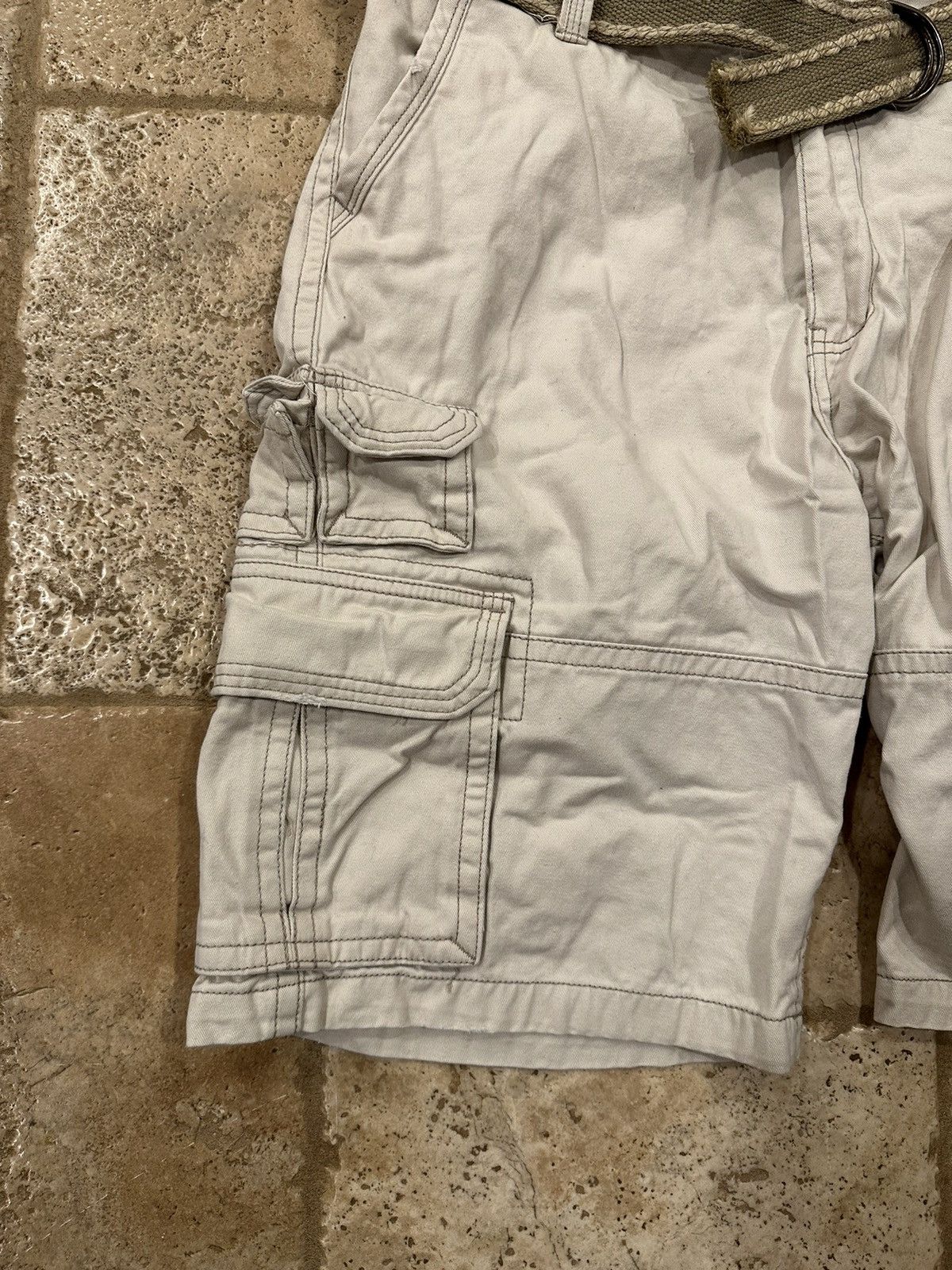 Vintage Vintage Plugg Dirty White Cargo Shorts with Belt Size US 36 / EU 52 - 2 Thumbnail