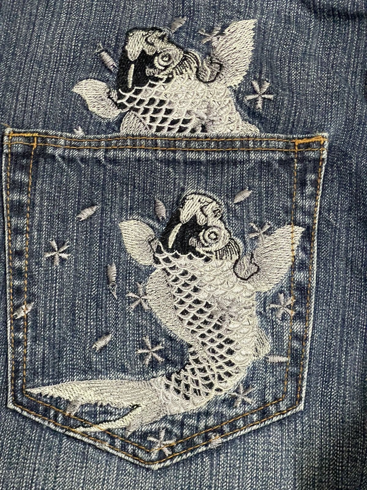 Karakuri Tamashii Vintage Japanese Brand Sukajan Fish Koi Sugoi Embroidered Size US 40 / EU 56 - 9 Thumbnail