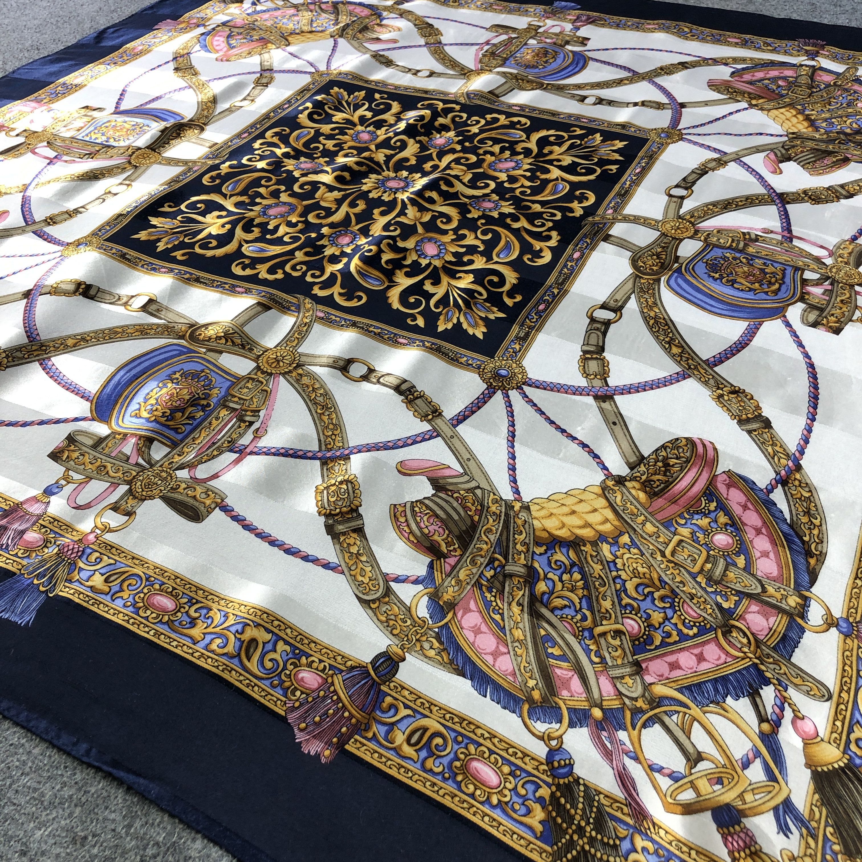 Japanese Brand Luxury Design Silk Scarf M1131 Size ONE SIZE - 3 Thumbnail